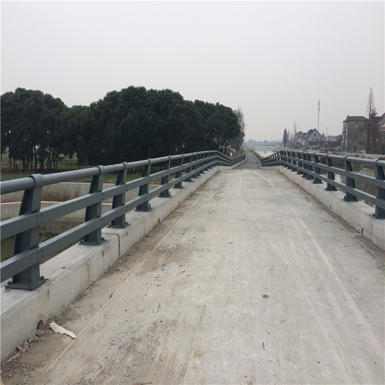 交通護(hù)欄，交通護(hù)欄廠家