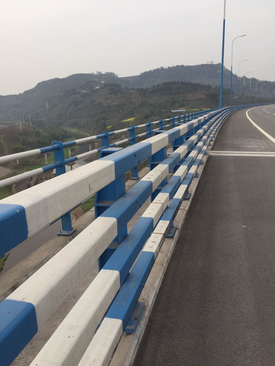 橋梁防撞護欄，防撞護欄